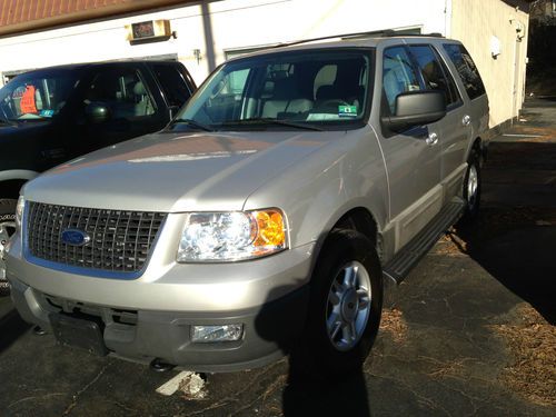 2004 ford expedition clean with leather