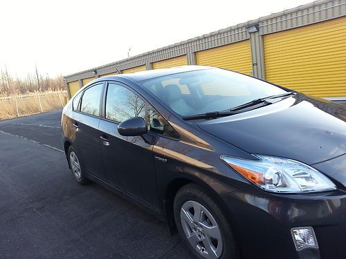 2011 toyota prius package iii with navigation, backup camera, and many extras