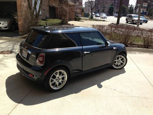 2007 mini cooper s w/navigation! fully loaded! new brakes and tires! msrp$36k