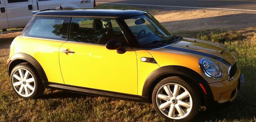 2007 mini cooper s mellow yellow &amp; black coupe 6 speed manual transmission