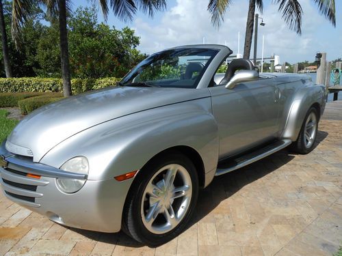 04 chevy ssr super clean*auto*mint condition*no paint work perfect in&amp;out*low/rs
