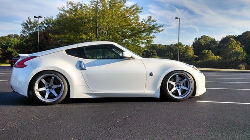 2009 nissan 370z touring coupe 2-door 3.7l