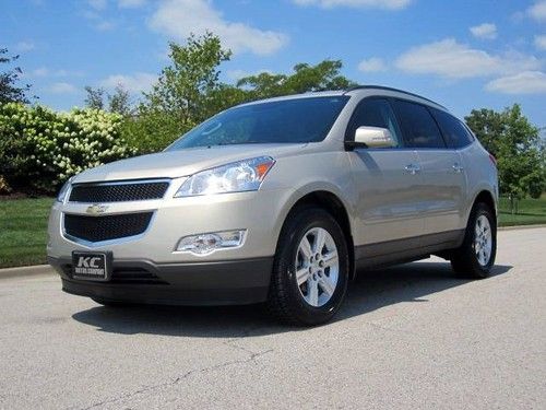Traverse lt 4wd alloys 3rd row seating all power options 1 owner clean carfax