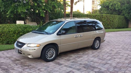1999 chrysler town &amp; country limited - only 57,850 miles - 1 owner - florida car