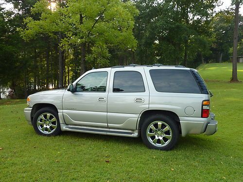 2006 denali loaded with everything, to much to list. all wheel drive -