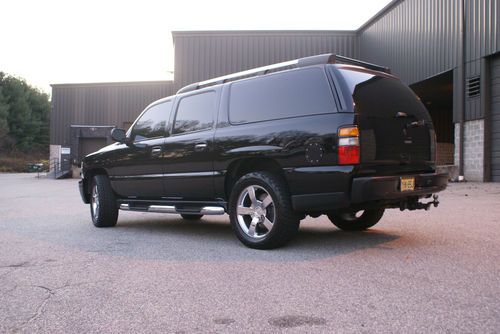 2006 chevrolet suburban 1500 ltz 6.0l black loaded!!