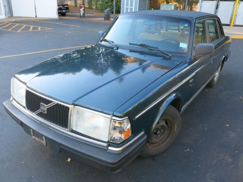 1993 volvo 240 sedan nice cruise control abs well maintained! no reserve
