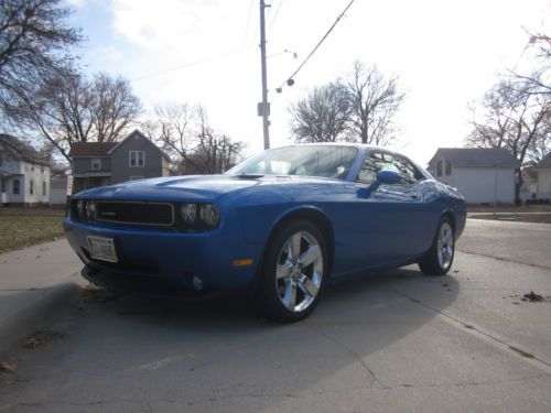 Challenger rt/notmustang/or camaro/verylowmileage/fullyloaded/toomuch to list!!