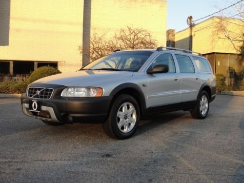 2006 volvo xc70 awd, loaded with options, 3rd row seat, serviced