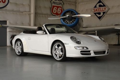 White w/ cocoa natural leather-bose-nav-pwr seats-19in whls-only 15k miles!!