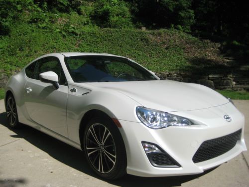 2013 scion fr-s with many tasteful upgrades and only 5455 miles! examine closer!