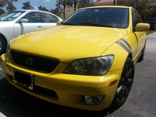 Yellow 2002 lexus is300 base sedan 4-door 3.0l