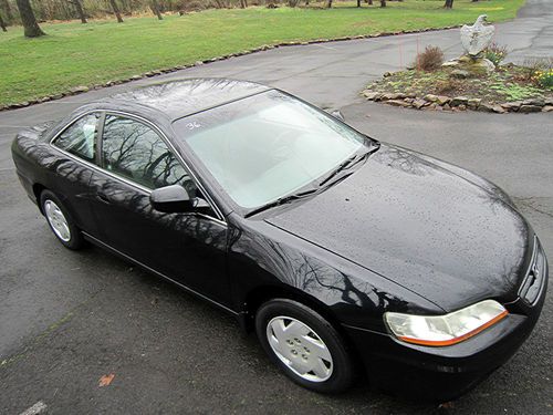 2001 honda accord coupe' with no reserve