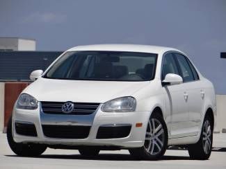 One owner jetta tdi $1500 service just done dealer records leather no accidents