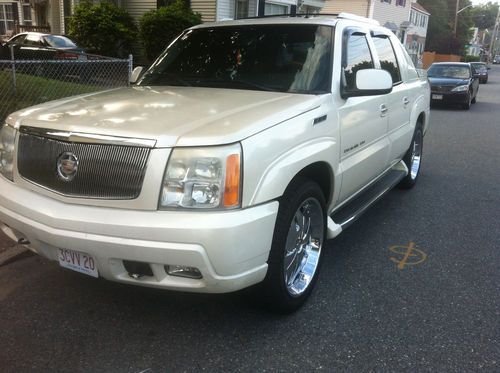2002 cadillac escalade for sale. drive very good, indash tv/dvd, clean title