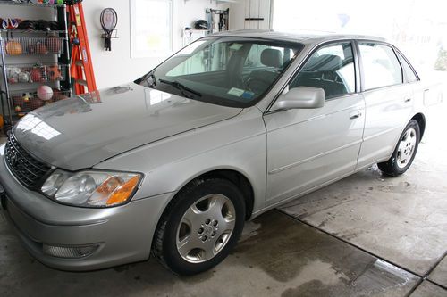 Toyota avalon xls 2004 124k great condition