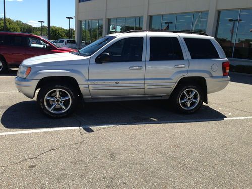 2003 jeep grand cherokee overland suv w/ tow package sunroof 10 disc player a/c