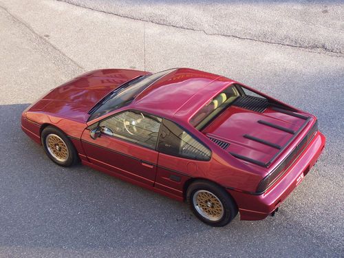 Near flawless 1988 fiero gt 5-speed highly documented low miles show and go!!