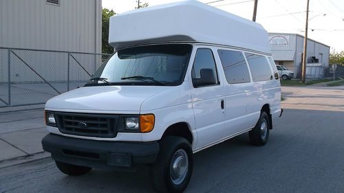 2004 ford e350 wheel chair van 11 passenger only 84k miles with braun lift
