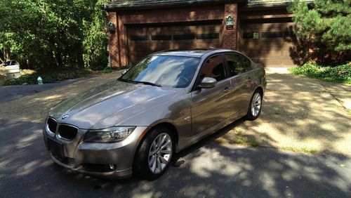 2011 328xi  3 series all wheel drive, heated seats, factory warranty, only 19k m