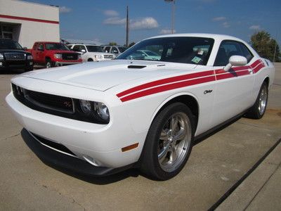 5.7l hemi- rt- sunroof- touch-display audio- clean carfax- 1 owner- non smoker