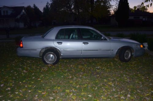 1999 ford grand marquise