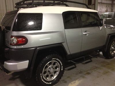 One of a kind fj cruiser loaded with all the options!! toyota quality and price!