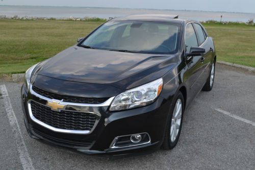 2014 chevy  malibu 2lt moon roof/ rear camera/ heated leather only 2400 miles