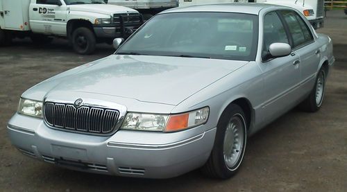 02 grand marquis/elderly owned/needs nothing/low mileage/nice car!