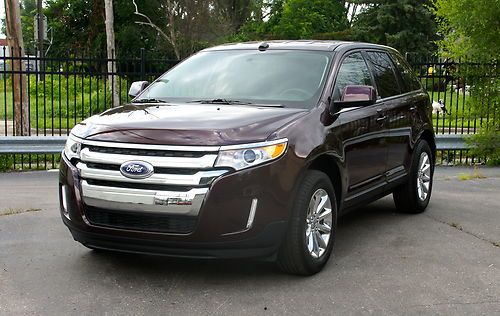 2011 ford edge limited awd 3.5l..heated leather/camera/sensors**no reserve**