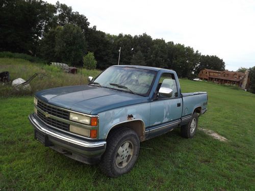 4x4 1992 chevy shortbed truck/red neck special/ all or parts