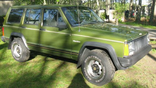 1996 jeep cherokee se sport utility 4-door 4.0l straight 6  *****rare color*****