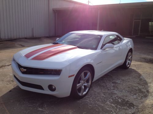 White 2011 2lt coupe w/ red racing stripes black/red leather interior lowmileage