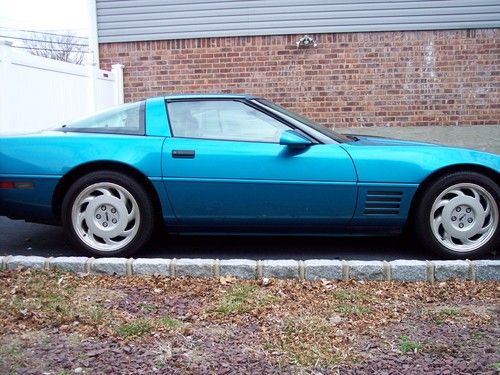 1992 corvette coupe auto -loaded - very nice condition -low miles
