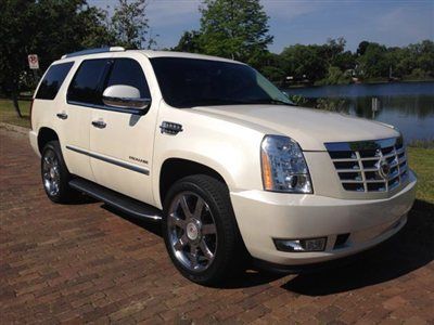 2010 cadillac escalade pearl white navigation carfax certified only 17000 miles