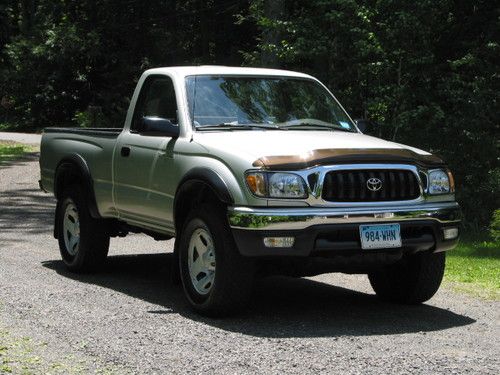 2003 toyota tacoma sr5 4x4 reg cab rare only 37k miles excellent condition