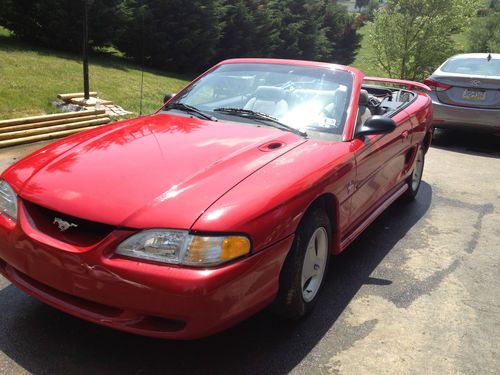 1996 ford mustang convertible - red - no reserve