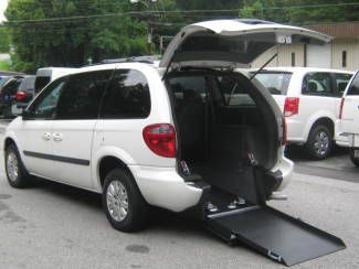 2006 white handicap wheelchair accessible van!