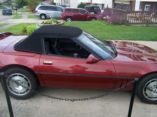 1986 corvette convertible -maroon  indy version   good condition,