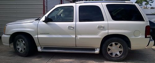 2002 cadillac escalade for sale. drive very good, clean title