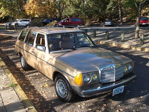 1984 mercedz benz 300 td with tons of paper work great driver