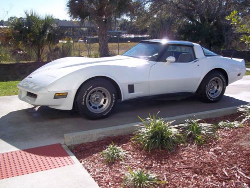 1980 chevy corvette-pearl white/saddle- non-computer-runs/looks great-no reserve