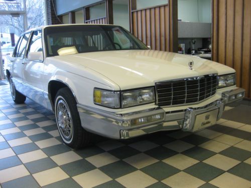 1992 cadillac sedan deville 27,000 actual miles must see!