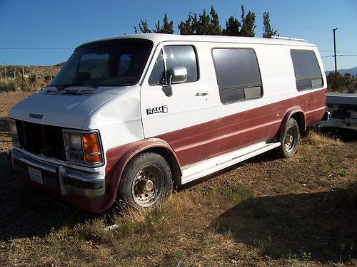 1989 dodge camper van for parts or restore vin#2kb31z1kk329924 body/ great shape