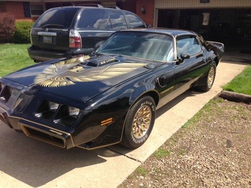 1979 pontaic trans am.the real deal y84 smokey bandit edition low  milage 19,800