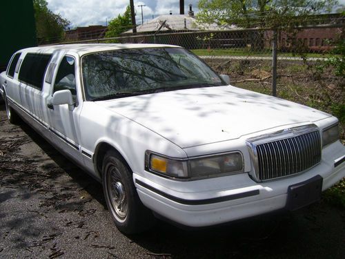 1996 lincoln towne car limousine