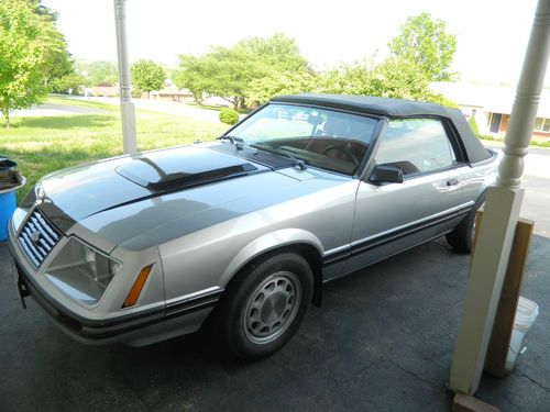1983 ford mustang gt convertible