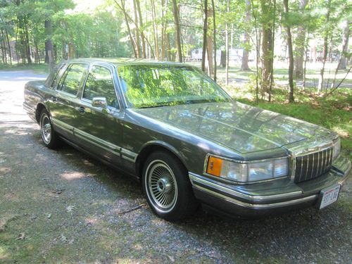 1991 lincoln town car executive sedan - no reserve - southern car in wisconsin