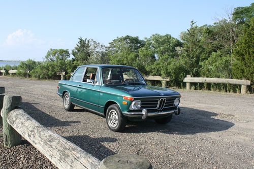 Fuel injected 1972 bmw 2002 tii in green