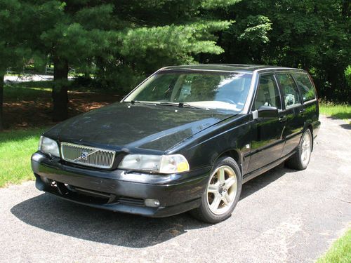 1999 volvo v70 wagon, black, 97,700mi, needs work for nys inspection